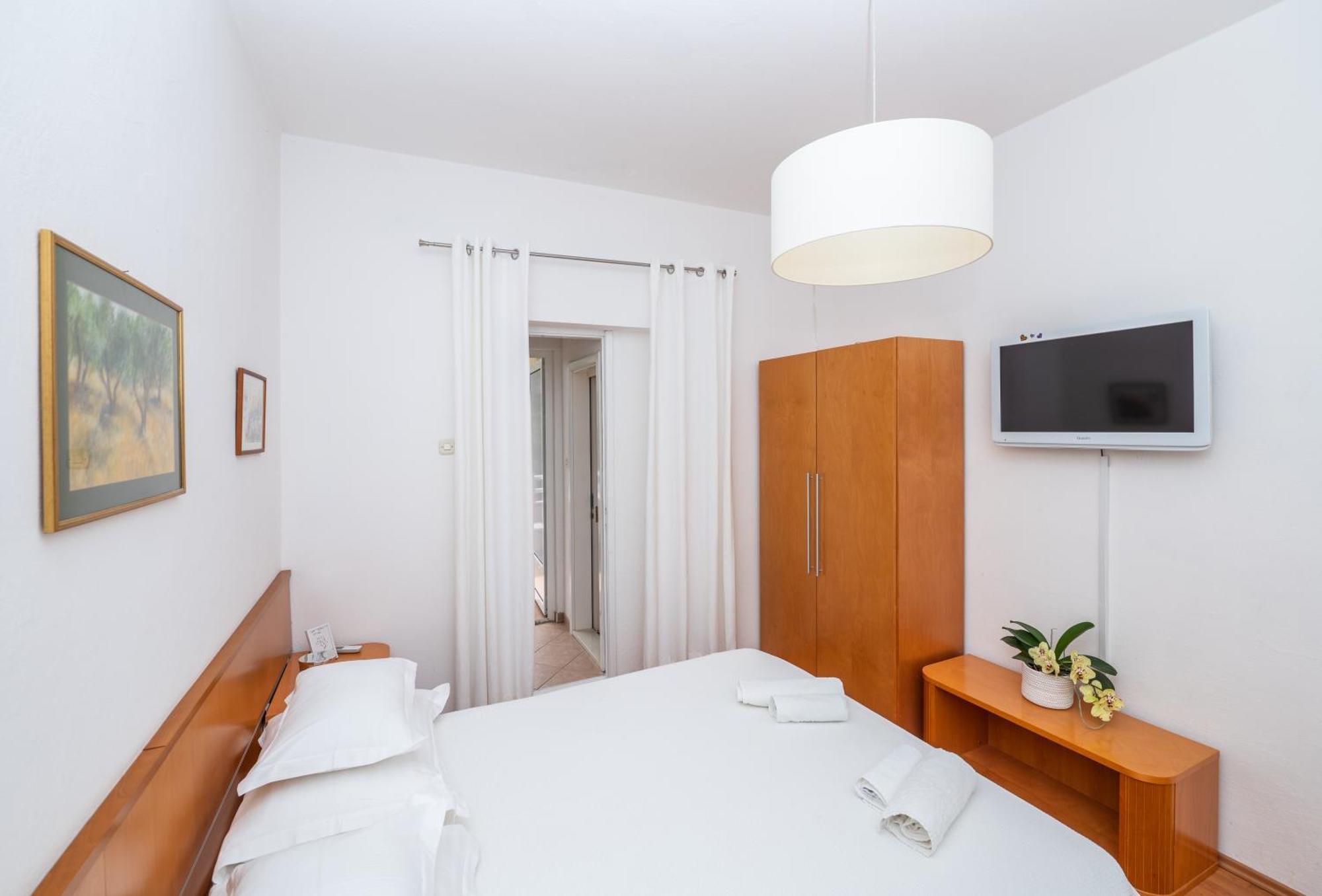 Apartments Sokol Makarska Exterior photo